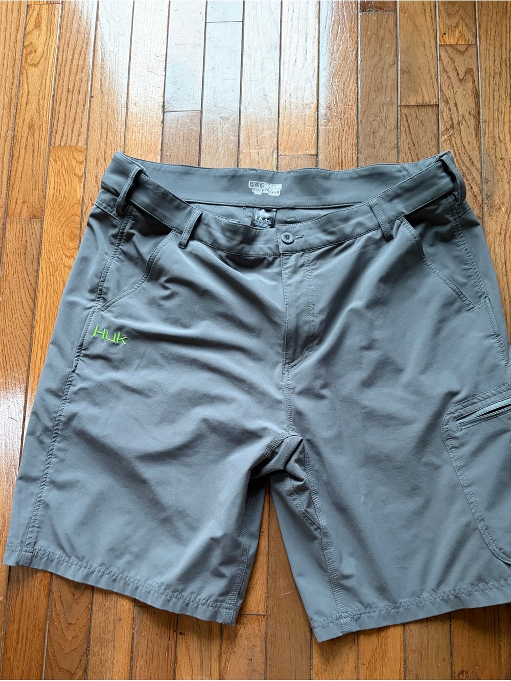 Huk Men's lightweight breathable fishing shorts in Gray